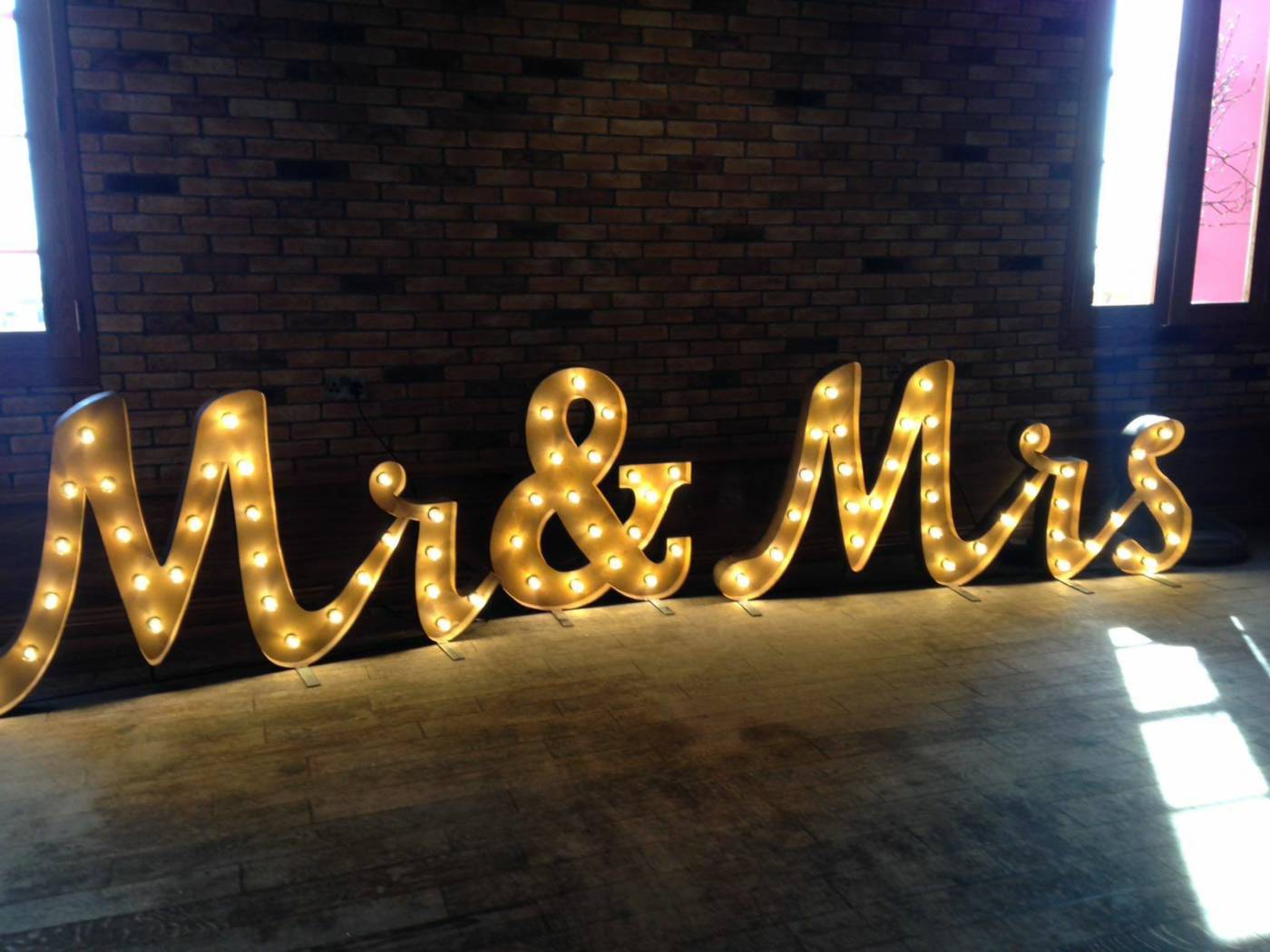 lettre-lumineuse-Mr _ Mrs--location-mariage-evenement-01