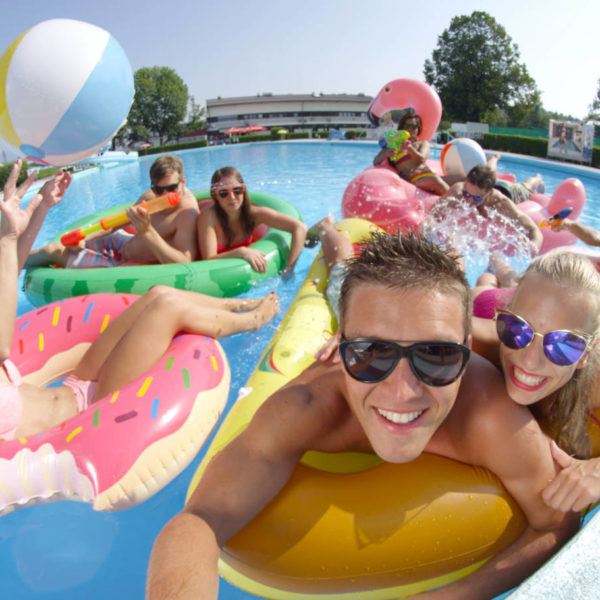 BEACH & POOL PARTY
